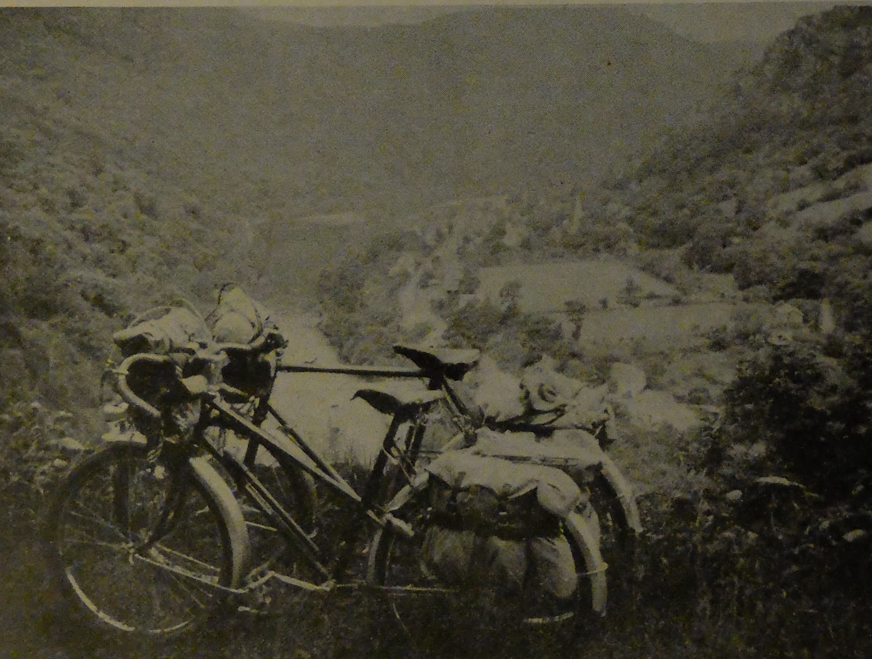 Tout le long, le long de la Dordogne... (1938)