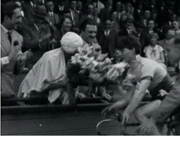 Josephine Baker on the cycling track (1928)